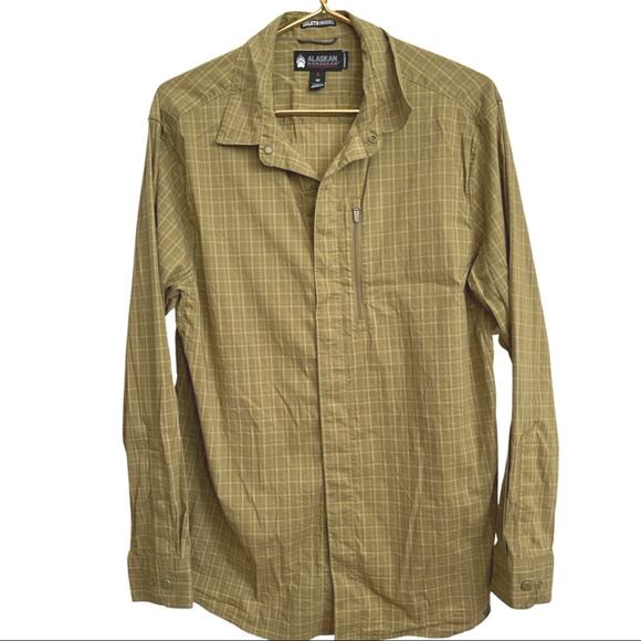 Duluth Trading Co Other - DULUTH UNTUCKED Alaskan Hardgear men's hiking shirt green plaid size MEDIUM